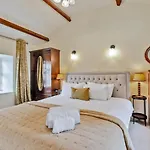 4 Bed In Oc-y33284 別荘