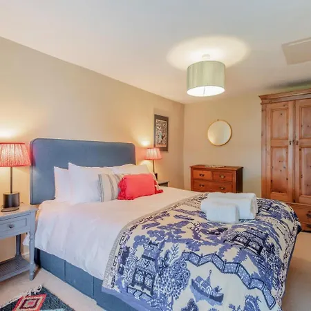 4 Bed In Oc-y33284 Feriehus Ellonby