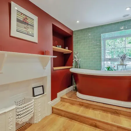 4 Bed In Oc-y33284 Ferienhaus *