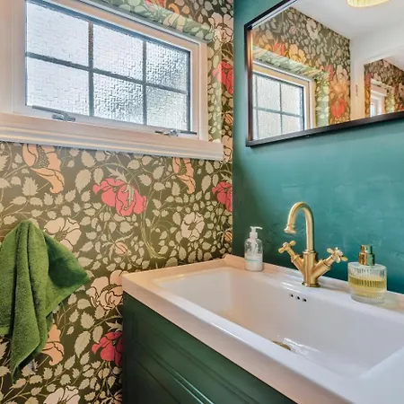 Holiday home 4 Bed In Oc-y33284