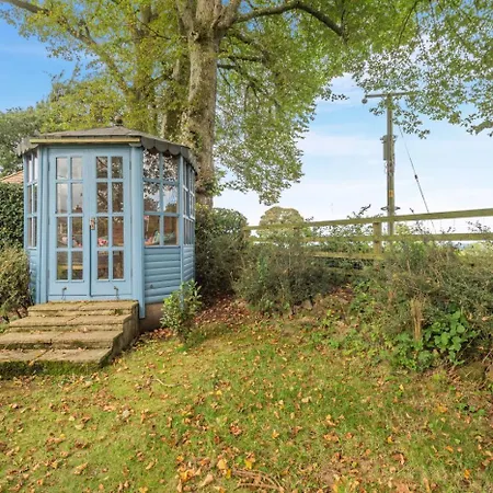 4 Bed In Oc-y33284 Holiday home